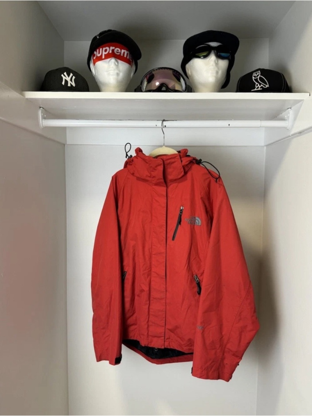 [53] The North Face Gore Tex XCR
Summit Hooded Jacket
Women's Large